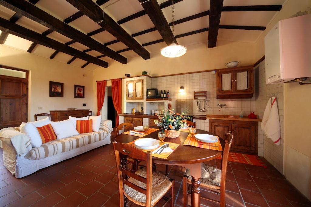 Agriturismo Caiburroni เปียตราลุงกา ห้อง รูปภาพ
